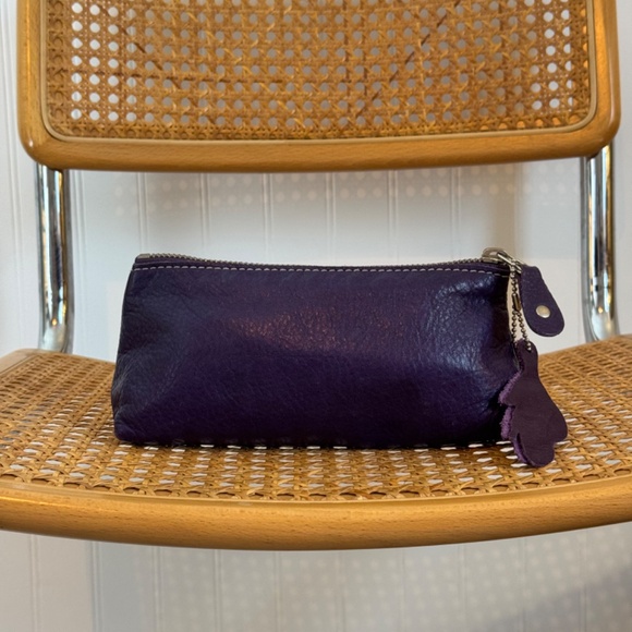 Vintage Roots Leather Pouch - Picture 7 of 7